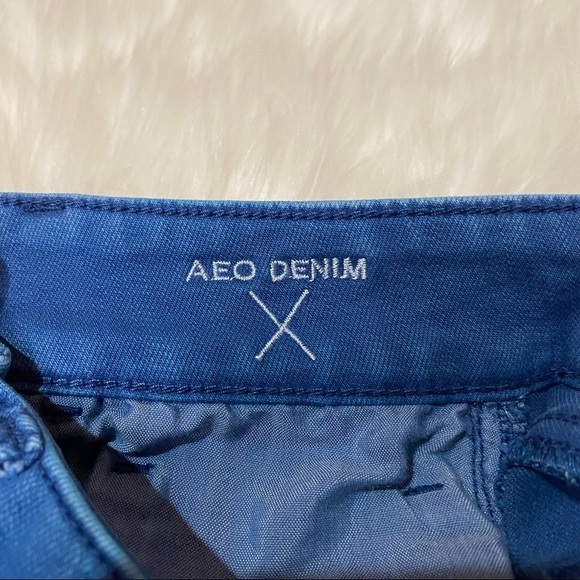 American Eagle AEO Hi Rise Shortie Raw Frayed Hem Denim Blue Jean Shorts Size 4 - Picture 4 of 6